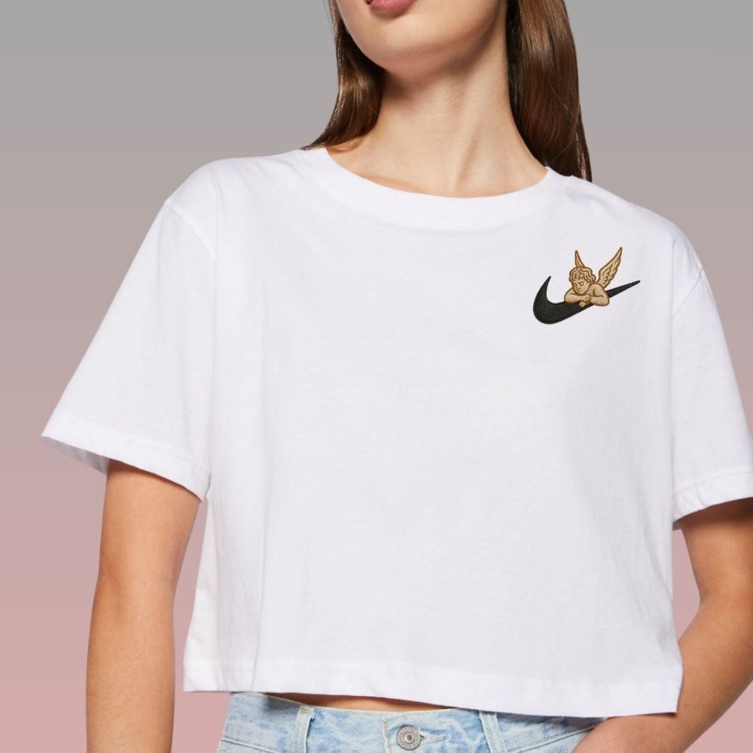 Crop Top Manga Corta Angel Nike Con Efecto Bordado