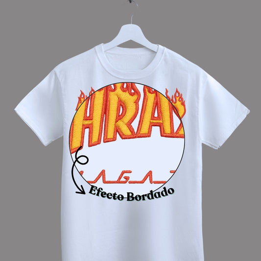 T Shirt Manga Corga Trasher Efecto Bordado / Blanco