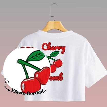 Crop Top Cherry Bomb Manga Corta Estilo Bordado / Blanco