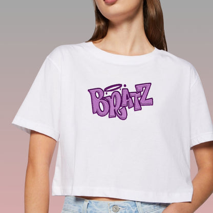 Crop Top Manga Corta Bratz Estilo Bordado/Blanco